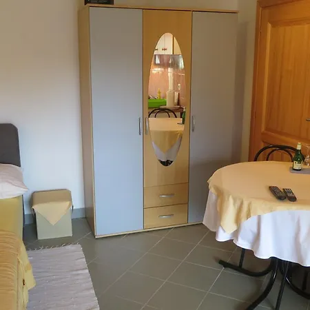 Apartment Danijel 4 *