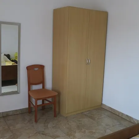 Apartment Danijel 4 *
