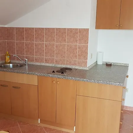 Danijel 4 Apartment *